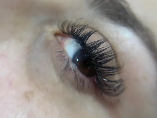 Pestañas punto por punto en Spabella Stetic